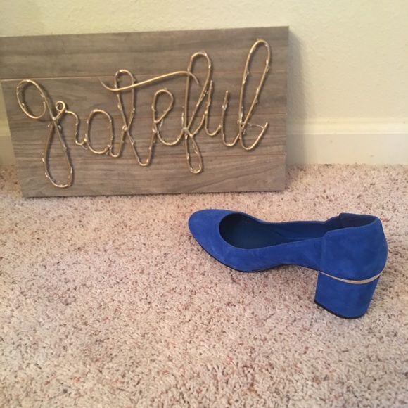blue small heel shoes
